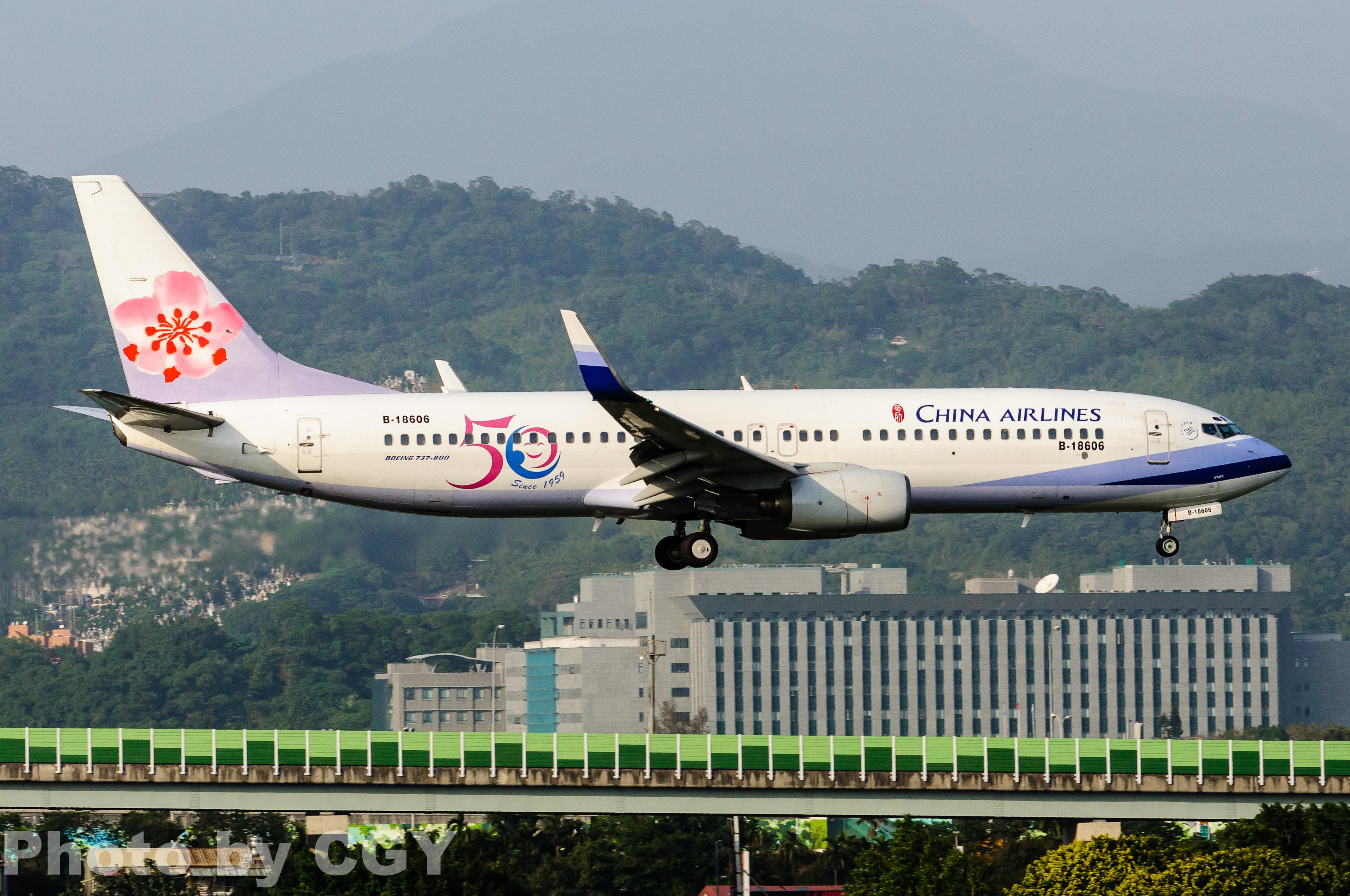 華航波音B737-8000型機