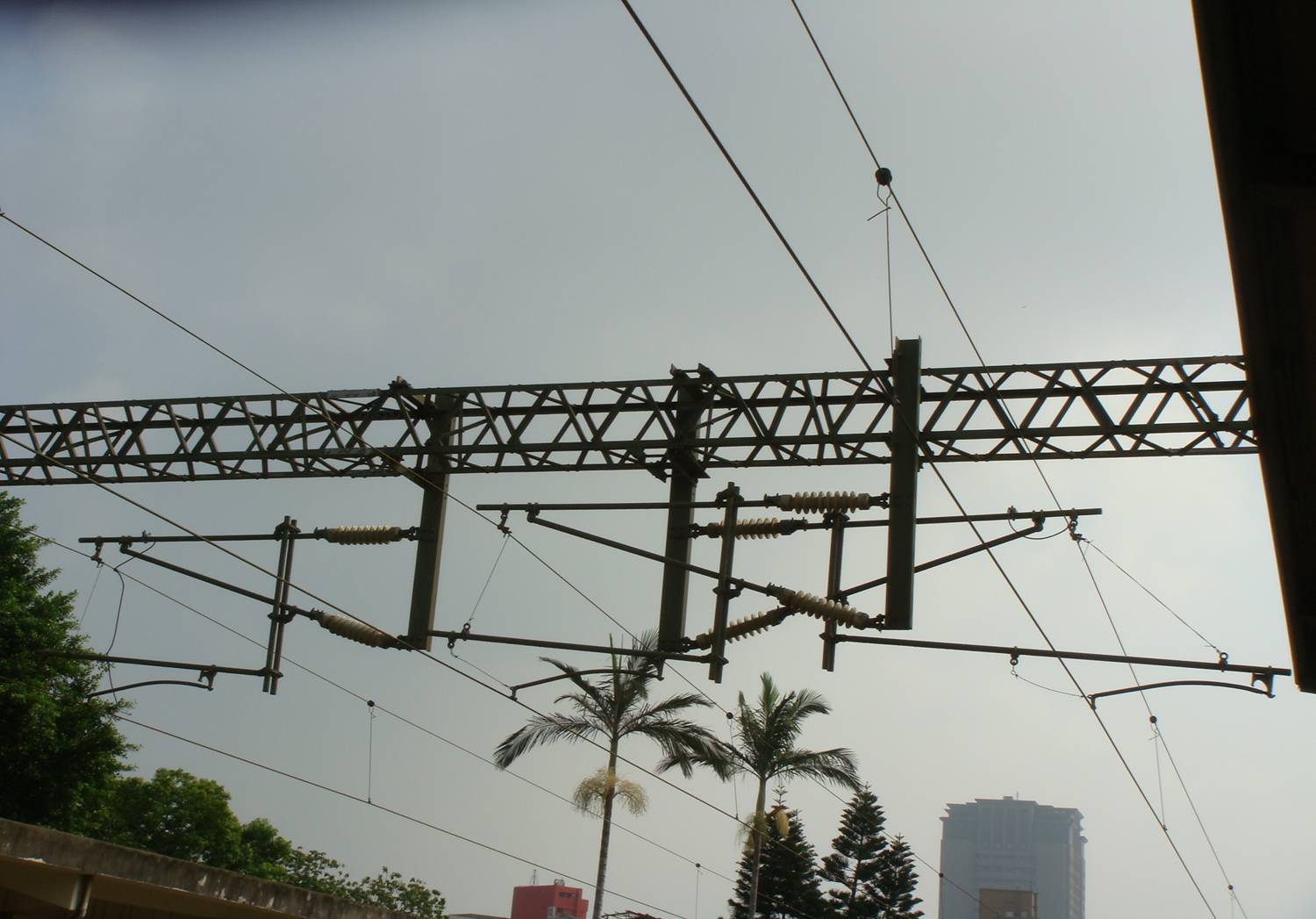 地面段電車線系統(桁架)