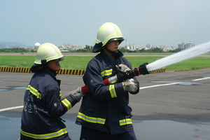 高雄國際航空站消防隊制服
