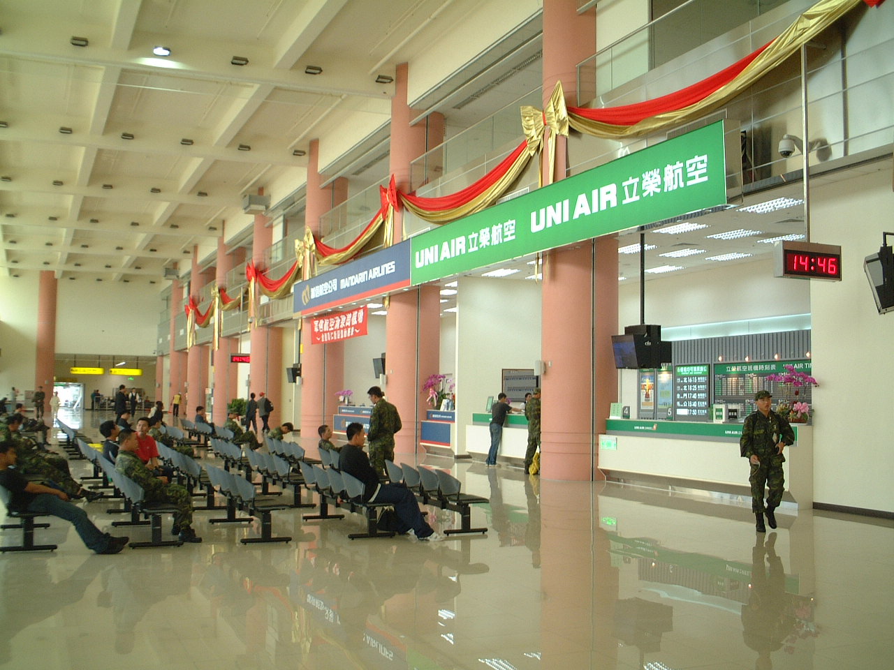 2. 清泉崗機場營運