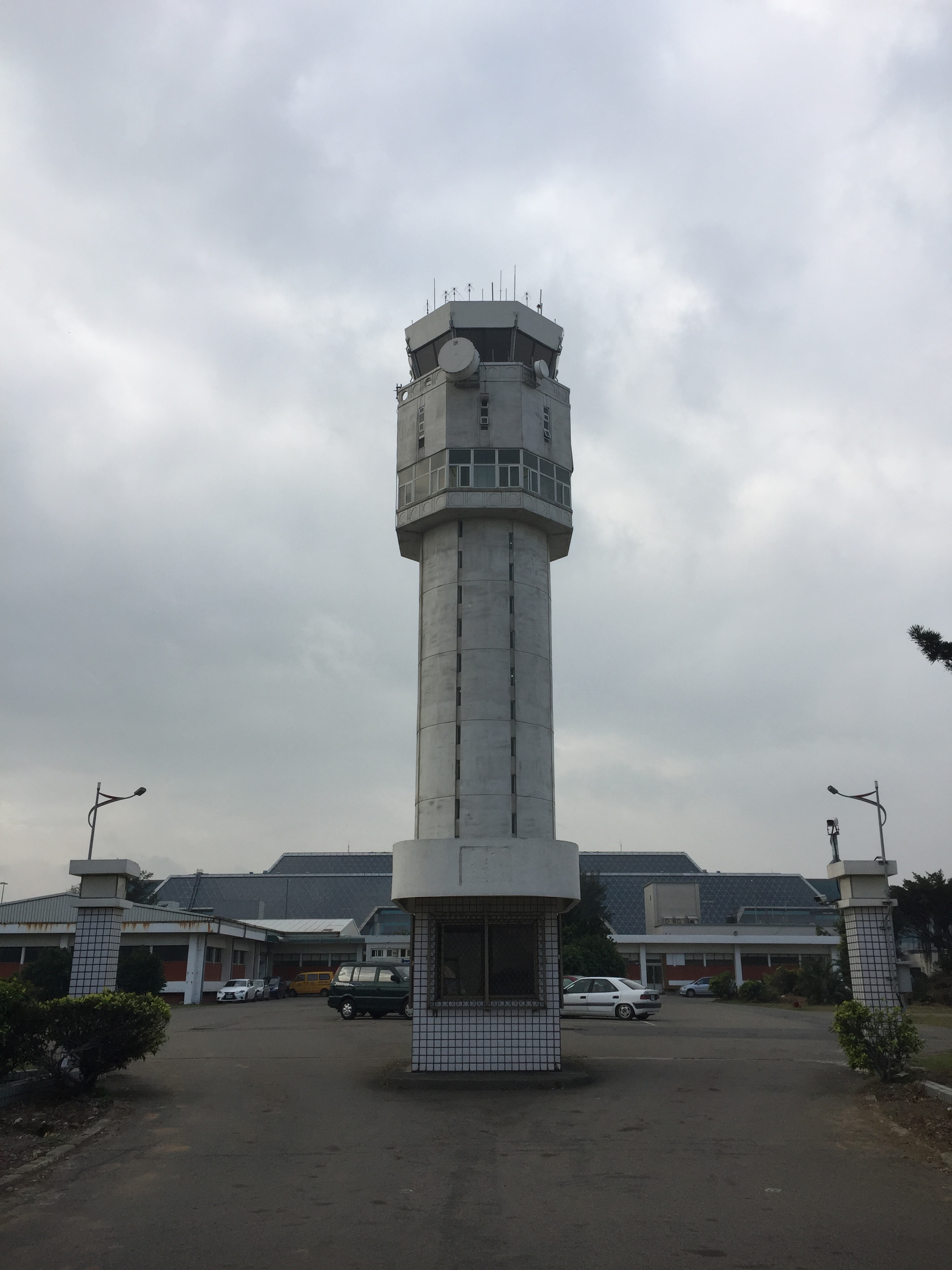 桃園機場塔臺_正面照