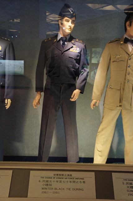 中華民國空軍民國50~70年間冬季小禮服照片