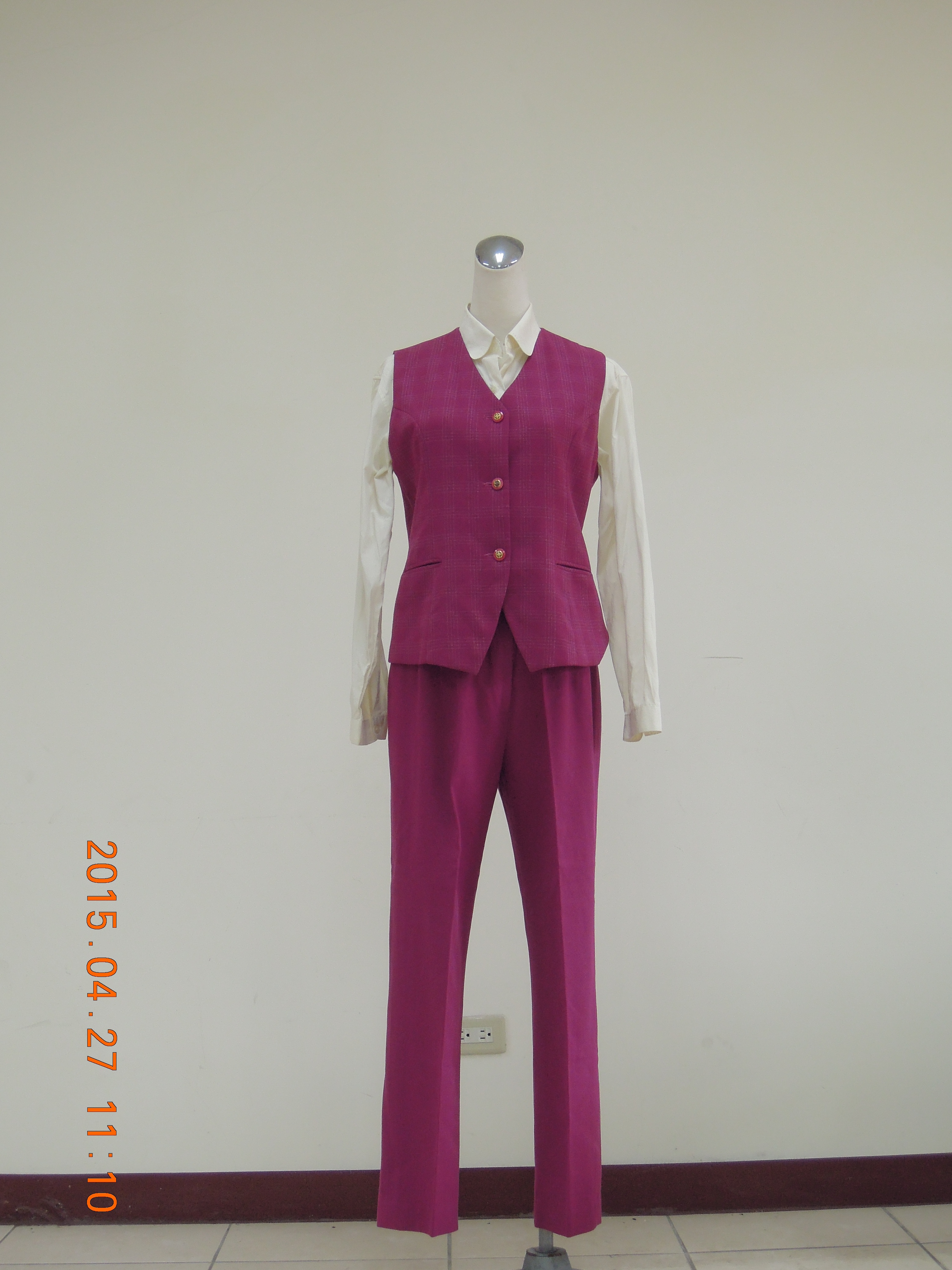 收費員制服之80至89年代冬季紫紅色套裝3